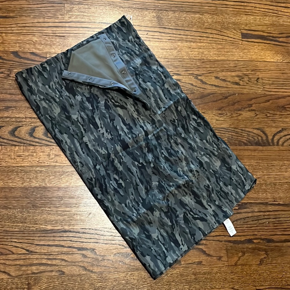 Lululemon Snap Scarf
